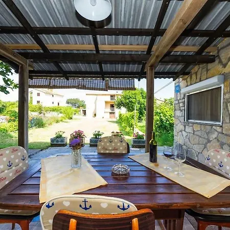 Stone House Novigrad Country house *
